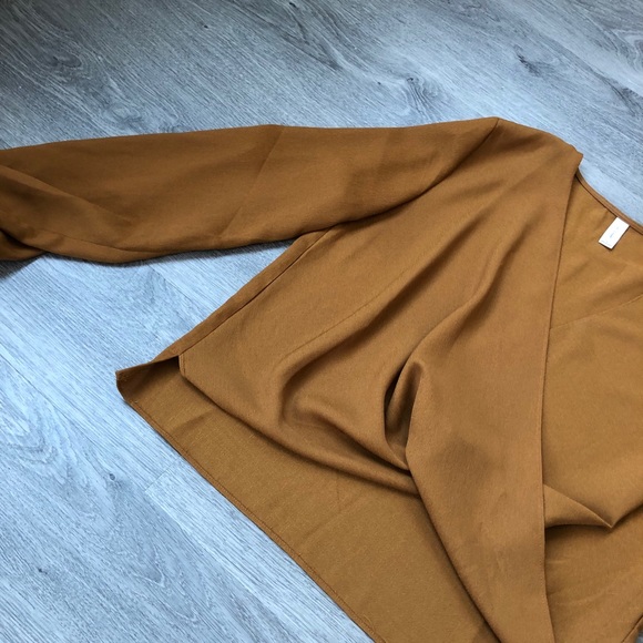 Gentle Fawn Blouse - Picture 7 of 9